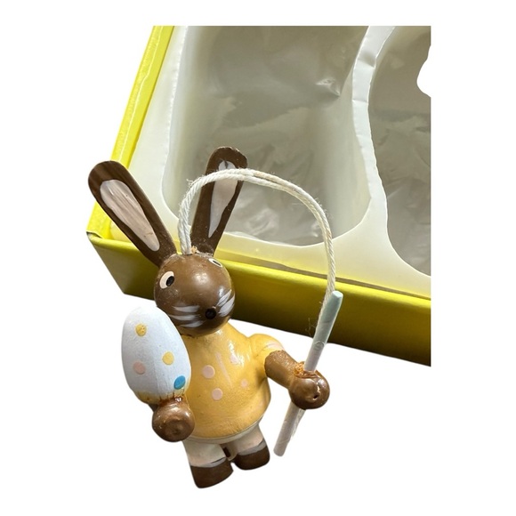 Vintage Erzgebirge-Style (3) Wooden Easter Bunny Ornaments – German Art - Picture 5 of 8